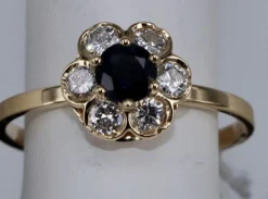 Bague fleur vintage en saphir bleu et diamant