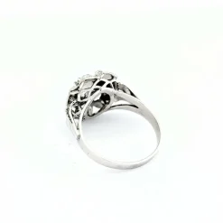 Bague florale en or blanc et diamant