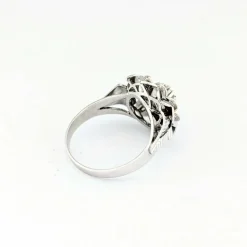 Bague florale en or blanc et diamant