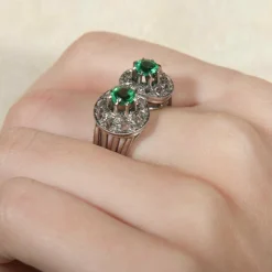 Bague forme 8 Emeraudes Diamants