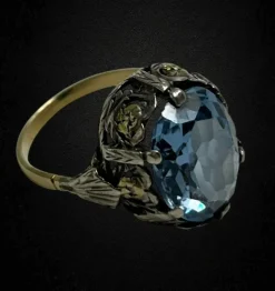 Bague française du début des années 1900 avec spinelle bleu