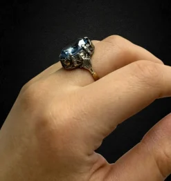 Bague française du début des années 1900 avec spinelle bleu