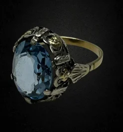 Bague française du début des années 1900 avec spinelle bleu