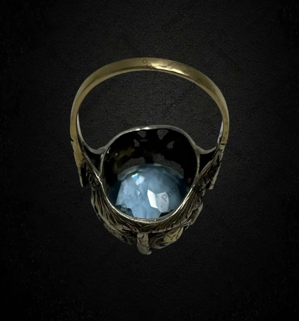 Bague française du début des années 1900 avec spinelle bleu