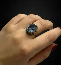 Bague française du début des années 1900 avec spinelle bleu