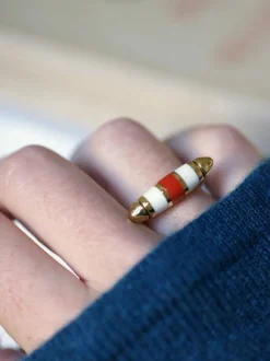Bague fuseau moderniste or et corail