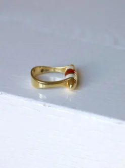 Bague fuseau moderniste or et corail