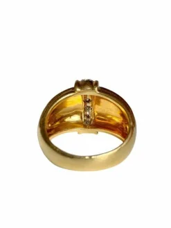 Bague godronnée en or jaune et diamants