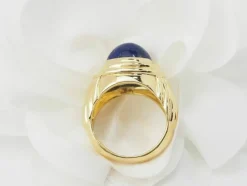 Bague godronnée en or jaune et cabochon Lapis Lazuli