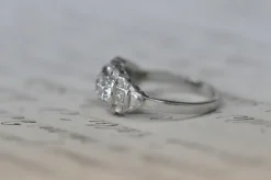 Bague géorgienne en platine et diamant