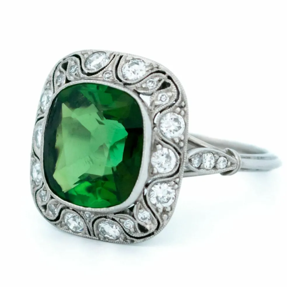 Bague grappe de diamants et tourmaline en platine