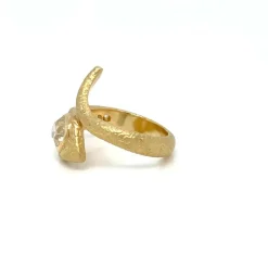 Bague gravée de serpent enroulé de diamant antique