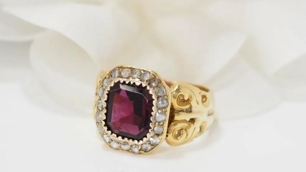 Bague Grenat & diamants