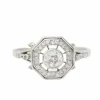 Bague hexagonale en or blanc et diamants