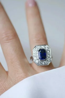 Bague hexagonale platine saphir diamants