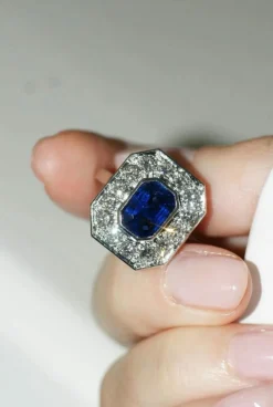 Bague hexagonale platine saphir diamants