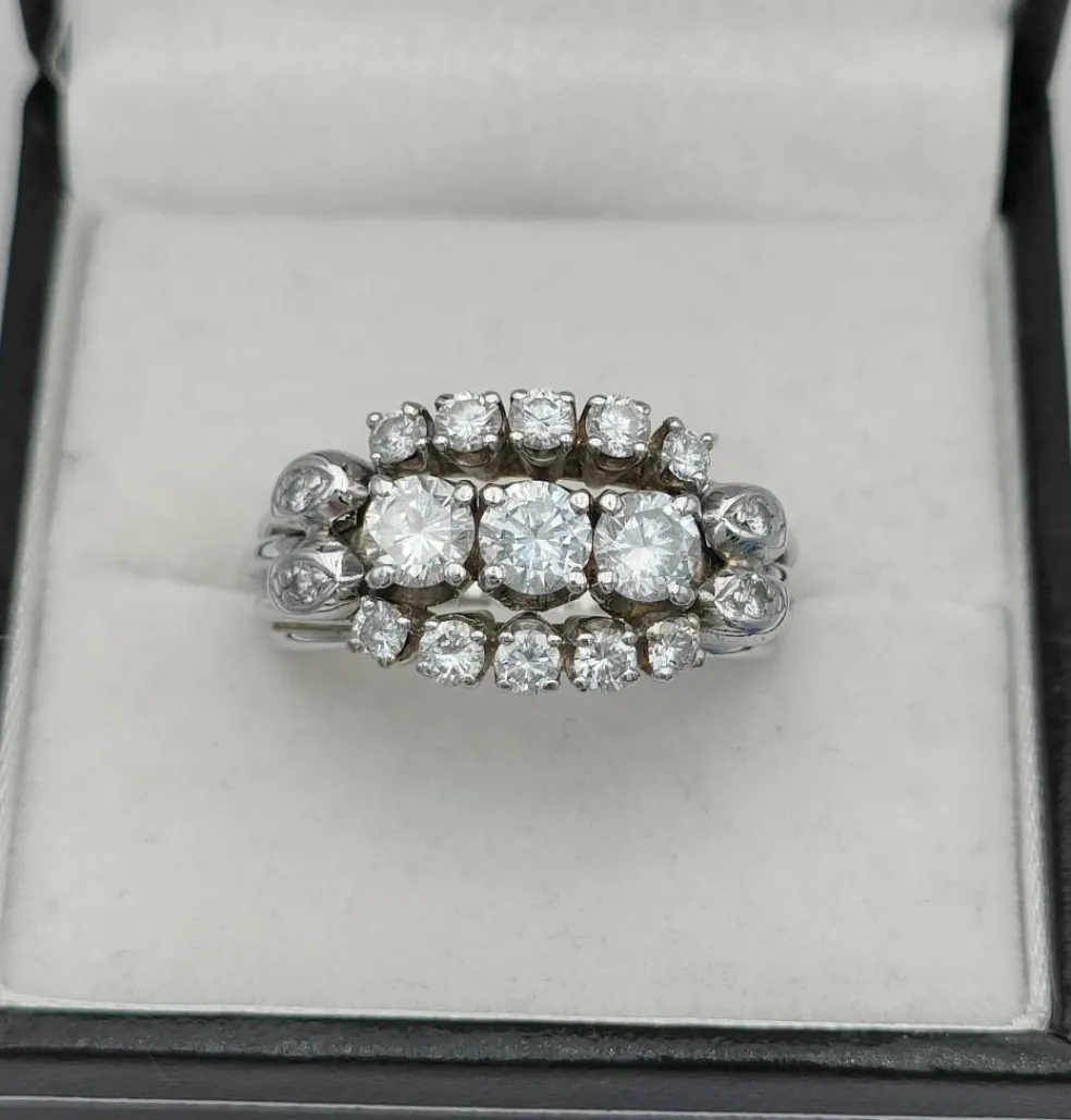 Bague imposante vintage Carl Bucherer or gris et diamant