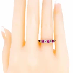 Bague Jarretière Diamant, Rubis, Platine