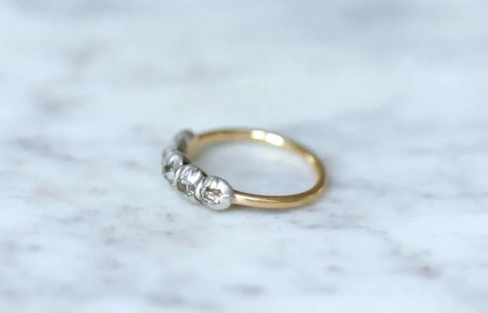 Bague jarretière diamants taillés en table