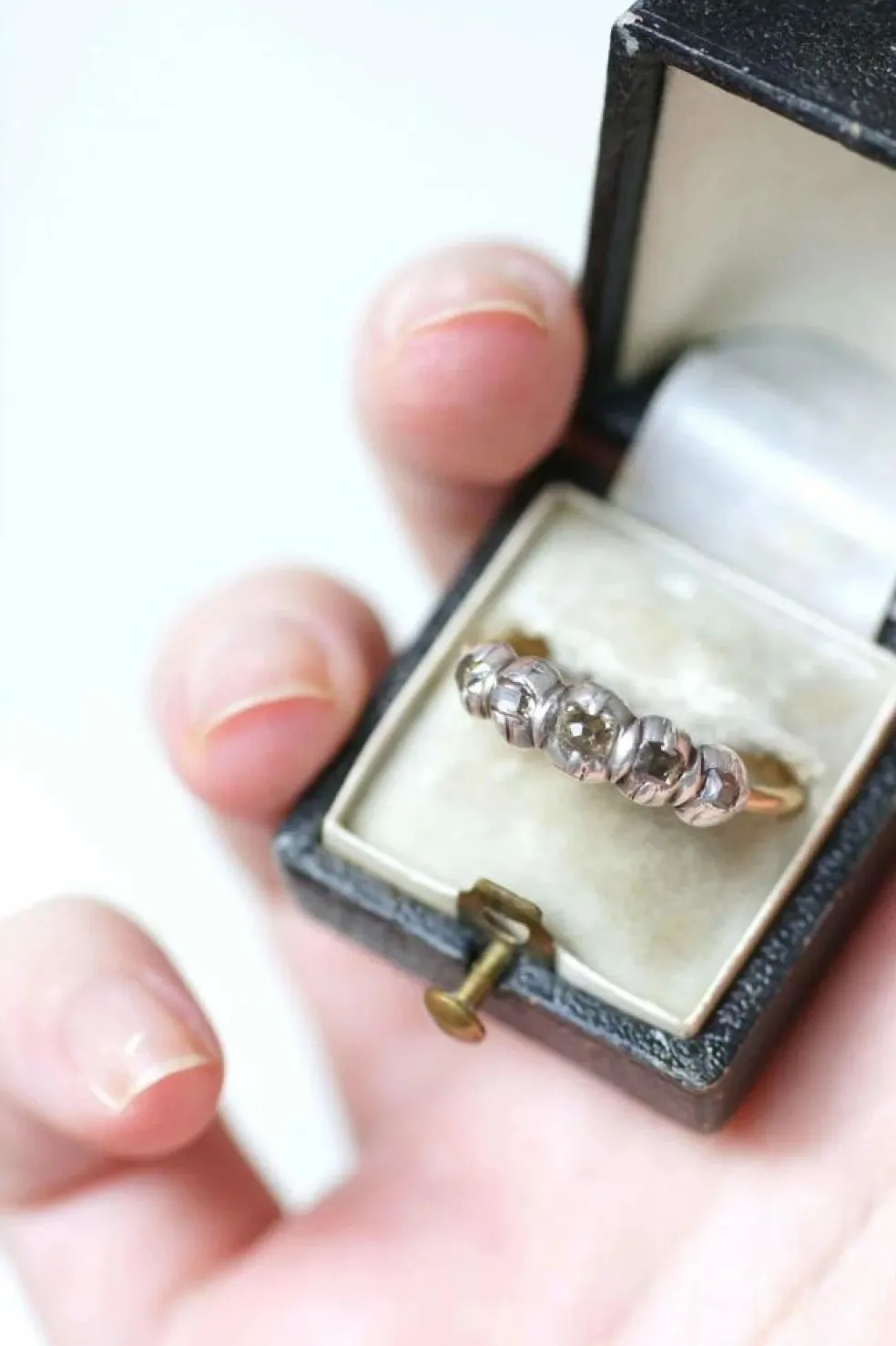 Bague jarretière diamants taillés en table