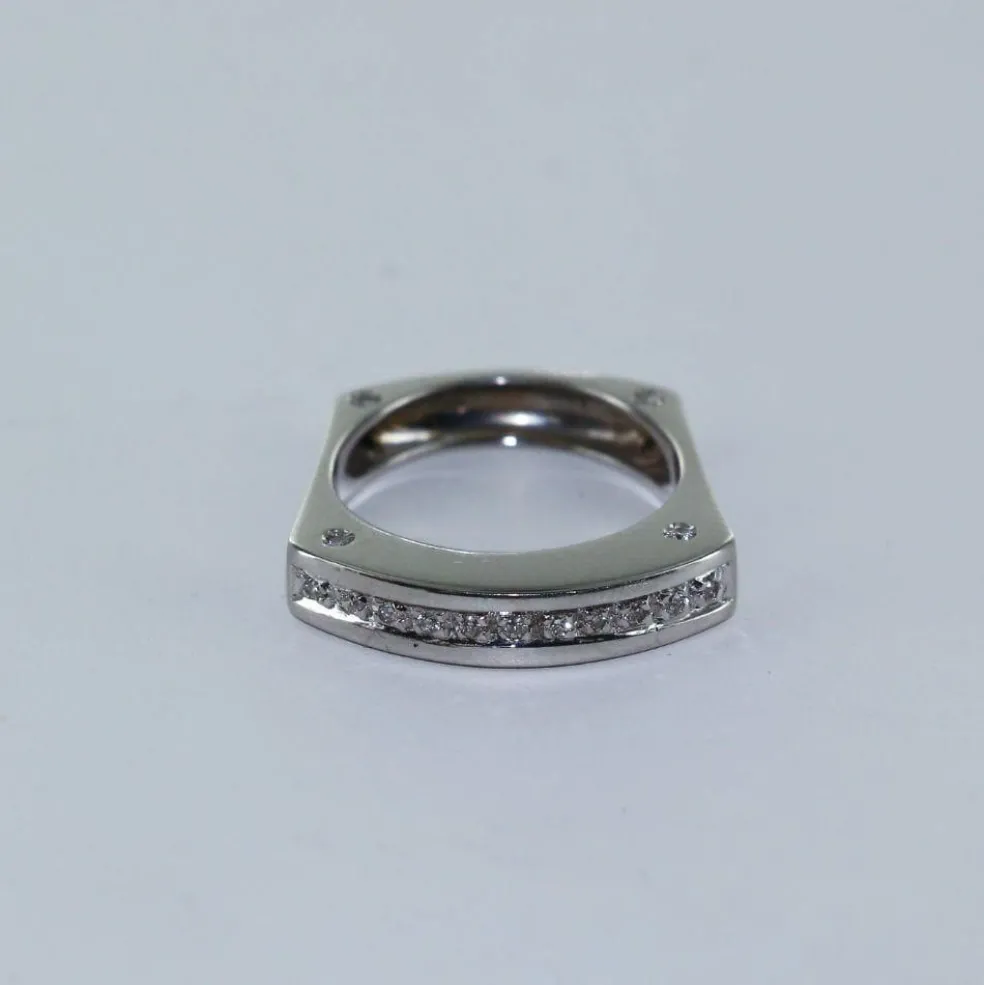 Bague Jarretière pavée de diamants