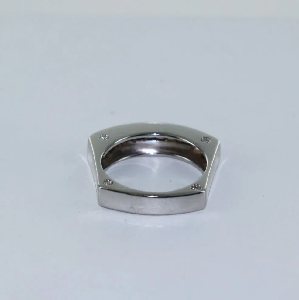 Bague Jarretière pavée de diamants