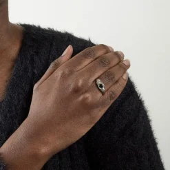 Bague Jarretière Platine Saphir de synthèse Diamants