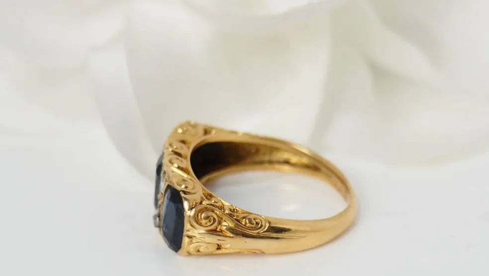 Bague Jarretière Saphirs Diamants