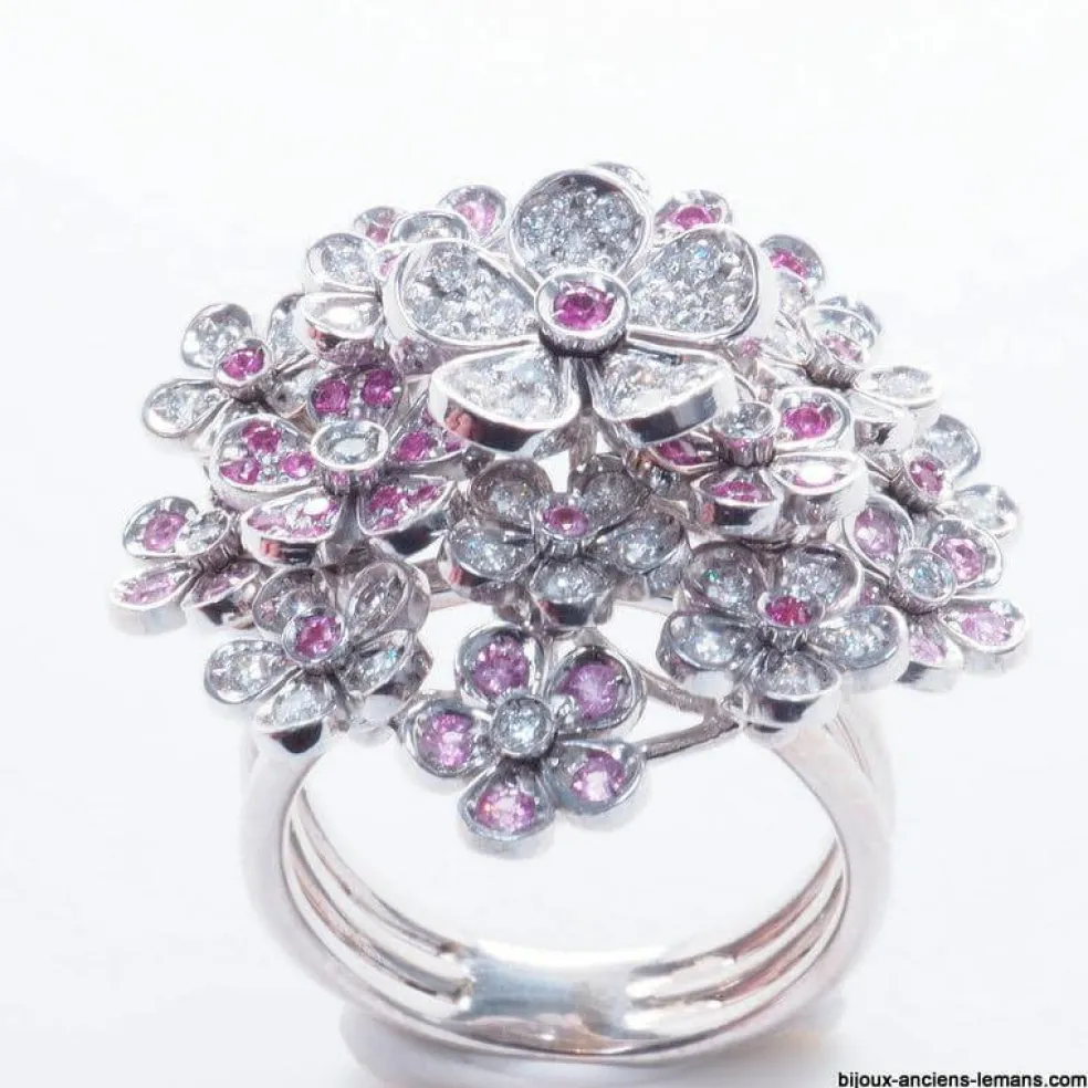 Bague joaillerie or blanc, diamants, saphirs roses
