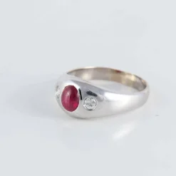 Bague Jonc anglais Rubis cabochon Diamants