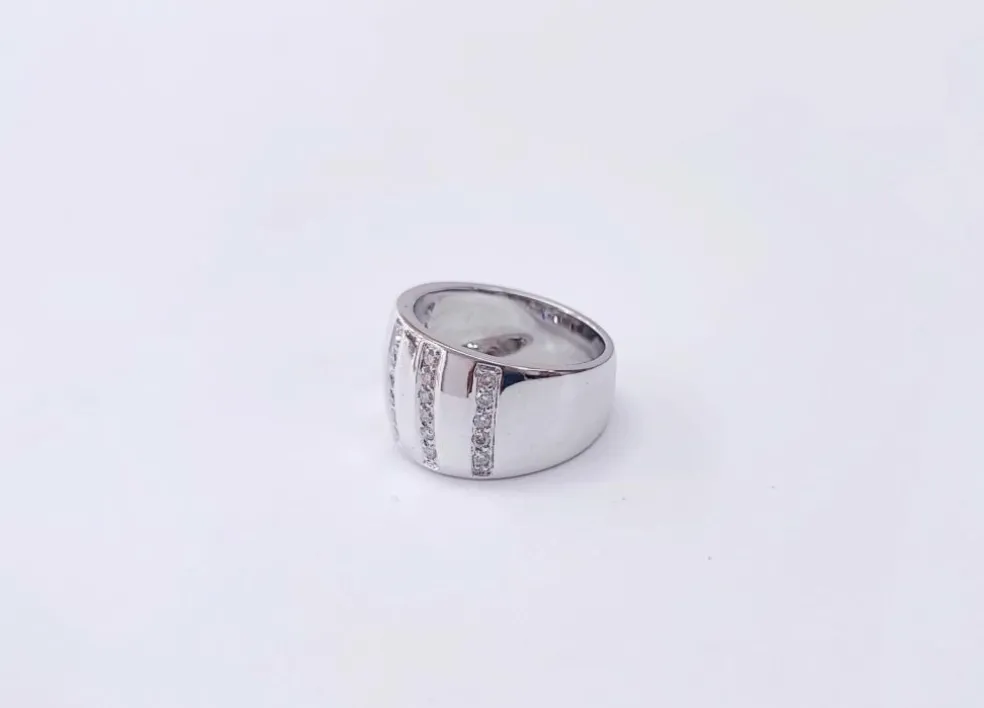 Bague jonc bandeau or blanc diamant