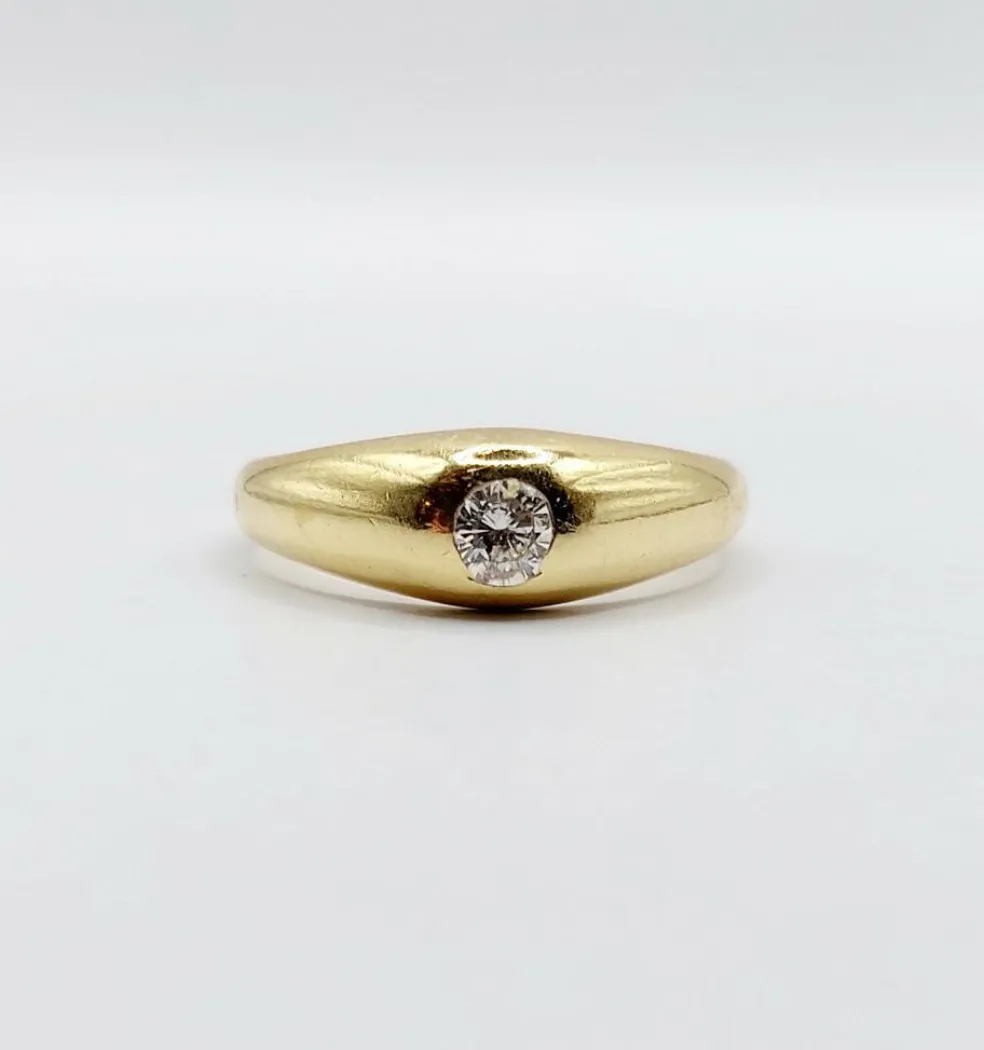 Bague jonc bombé vintage or jaune diamant taille brillant en serti clos, gipsy
