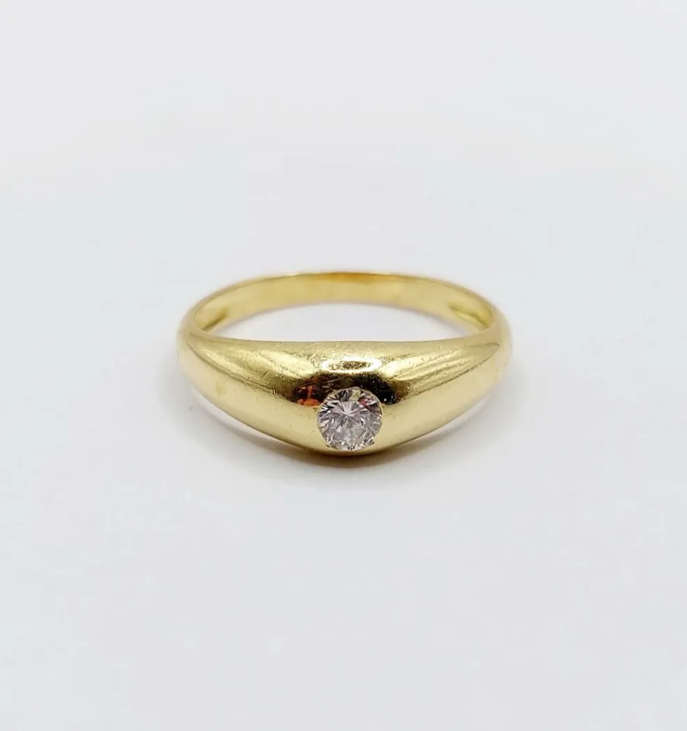 Bague jonc bombé vintage or jaune diamant taille brillant en serti clos, gipsy