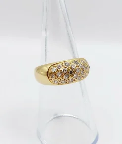 Bague jonc bombée or jaune 18k pavé 0,65 carats de diamants taille brillant