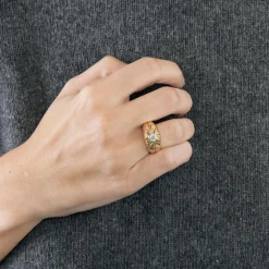 Bague jonc centré d'un diamant