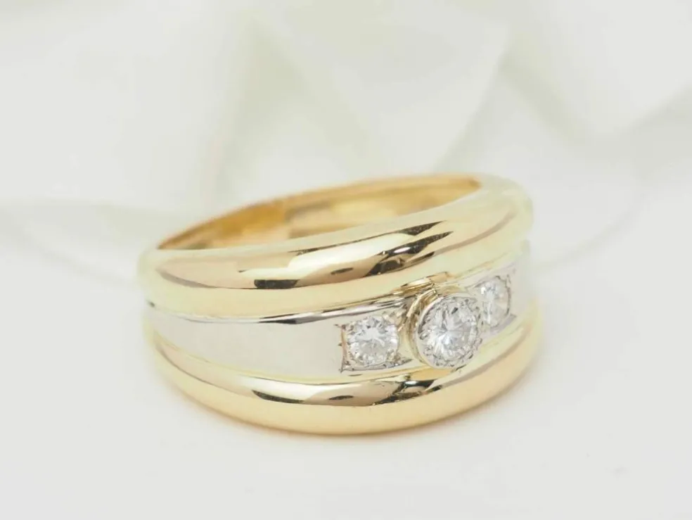 Bague jonc en or bicolore et diamants