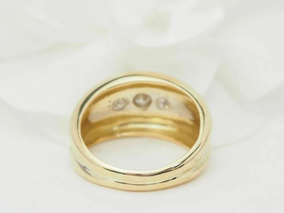 Bague jonc en or bicolore et diamants