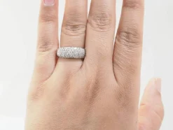 Bague jonc en or blanc et diamants