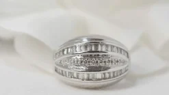 Bague Jonc en Or blanc et Diamants