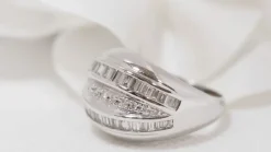 Bague Jonc en Or blanc et Diamants