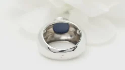 Bague jonc en or blanc et saphir étoilé
