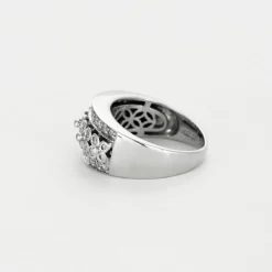 Bague jonc en or gris et diamants