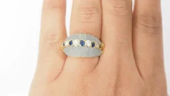 Bague jonc en or jaune saphirs et diamants sur quartz vert