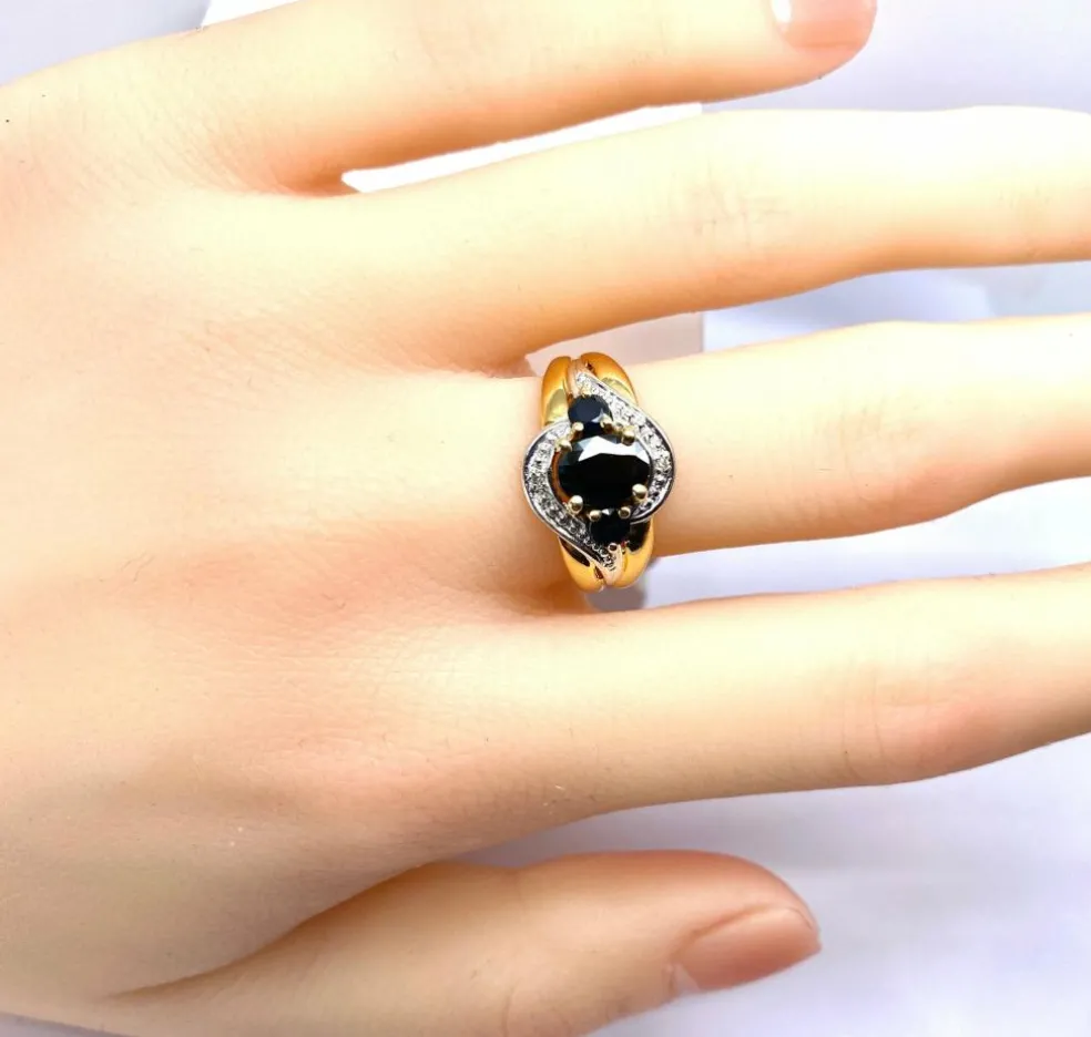 Bague jonc en or jaune en saphirs et diamants