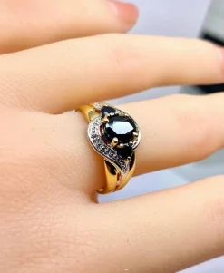 Bague jonc en or jaune en saphirs et diamants