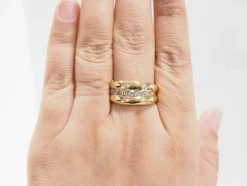 Bague jonc en or jaune et diamants