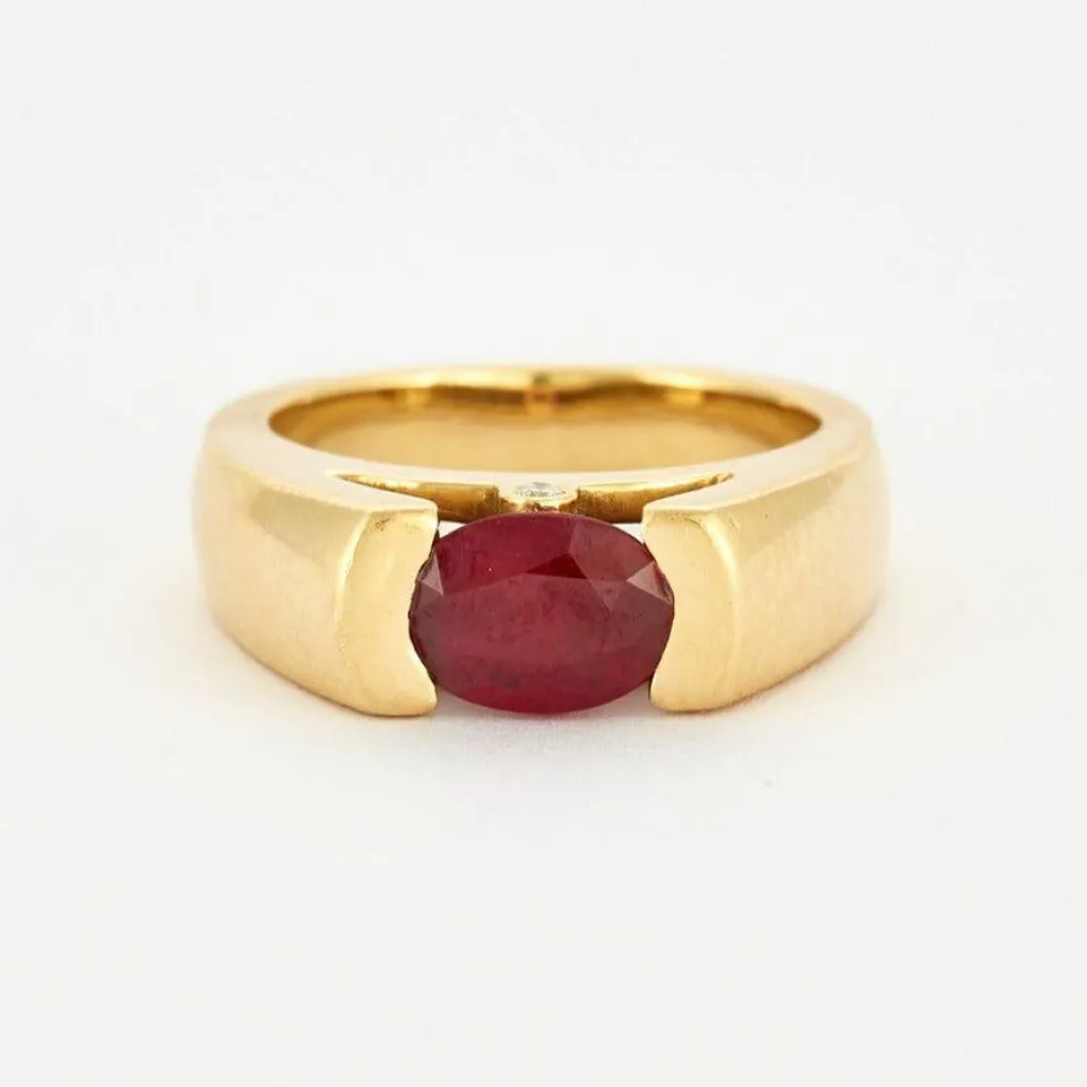Bague jonc en or, rubis et diamants