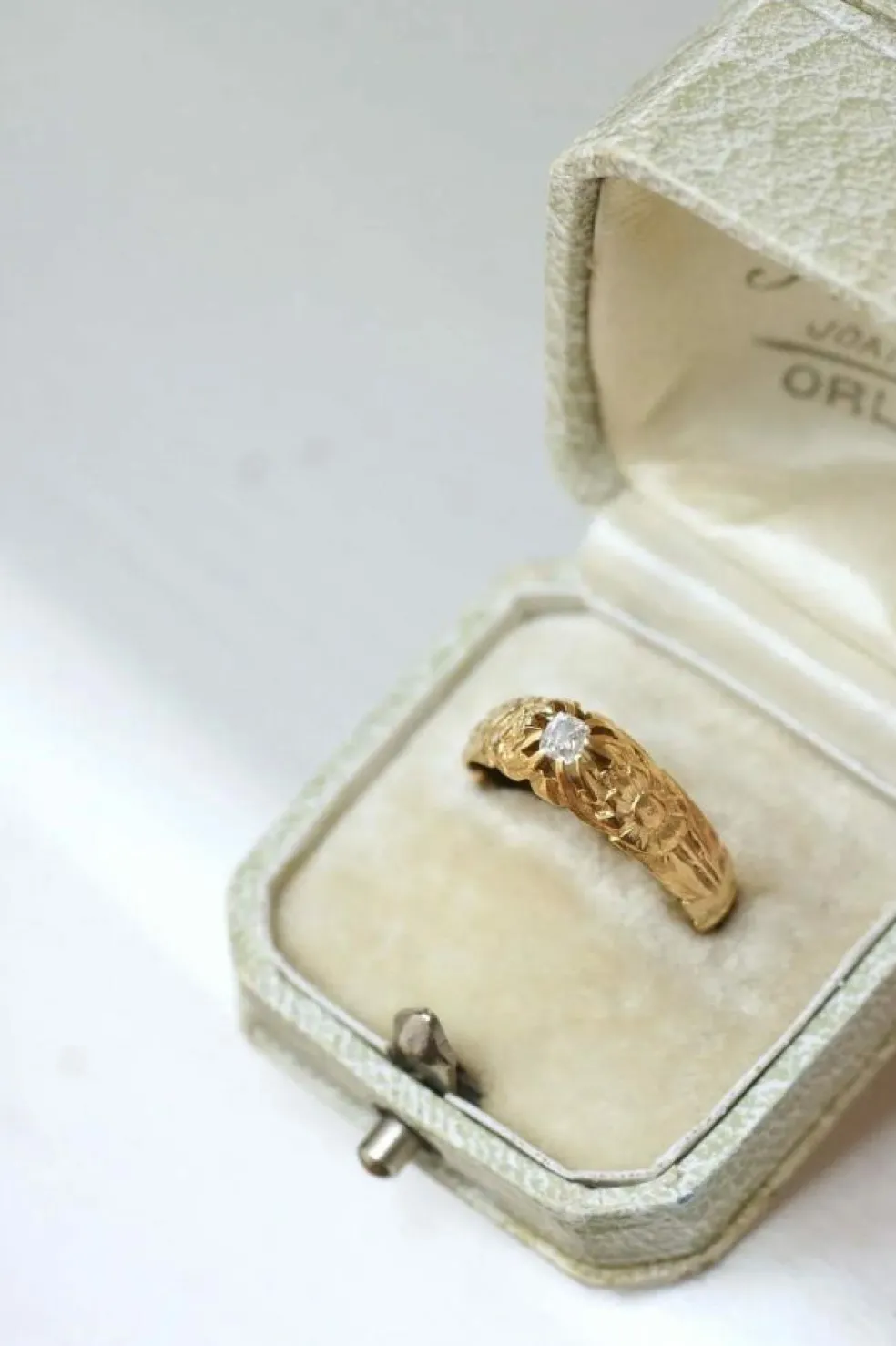 Bague jonc fleur en Or jaune, diamant