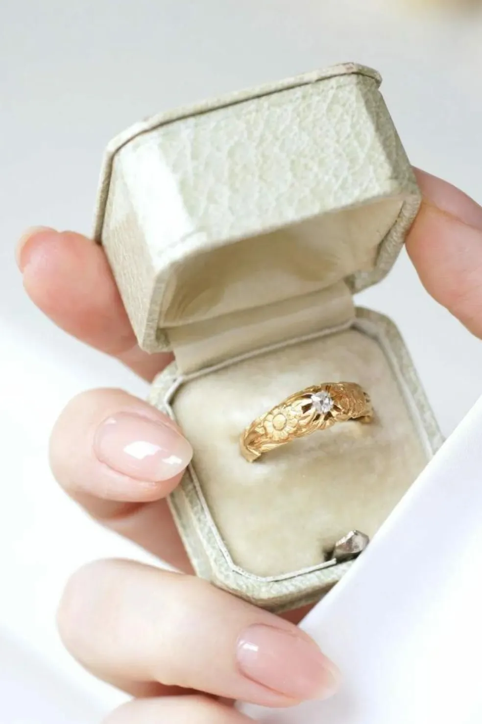 Bague jonc fleur en Or jaune, diamant