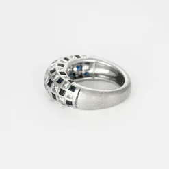 Bague jonc or blanc, diamants et saphir